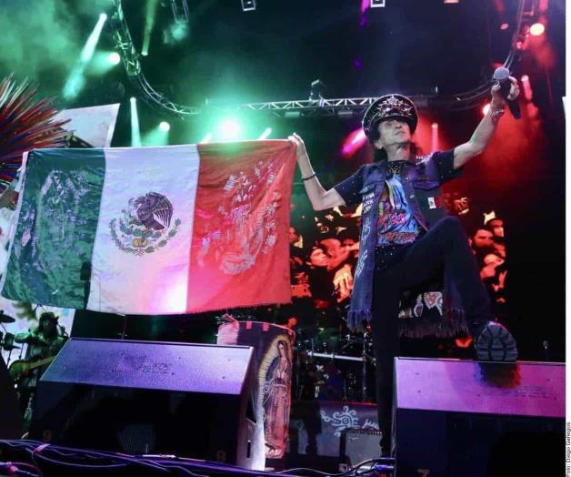 Vuelve a los escenario