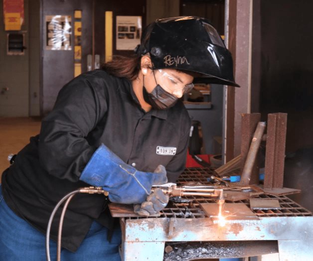 Mujeres toman por asalto la soldadura