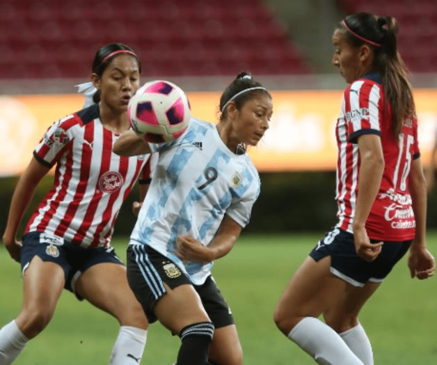 Caen las Chivas ante Argentina