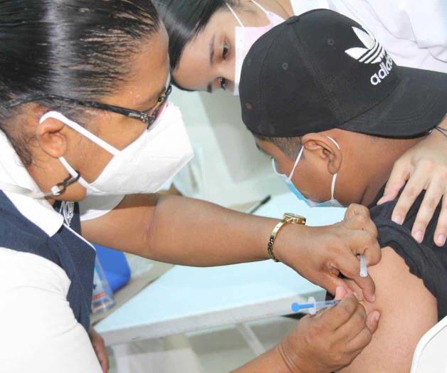 Vacunan menores contra el Covid-19 Vacunan menores contra el Covid-19