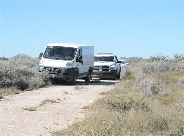 Aparece semisepultado