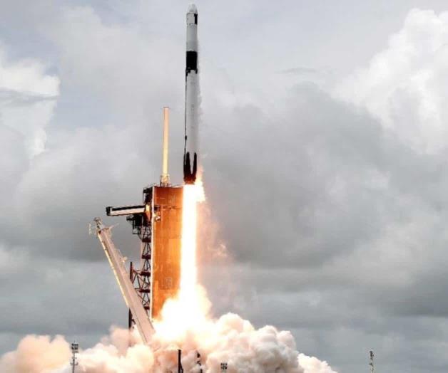 SpaceX aplaza lanzamiento de vuelo tripulado