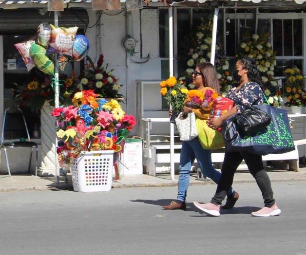 Protegen comerciantes de la flor sus ventas y evitan abusos a consumidores