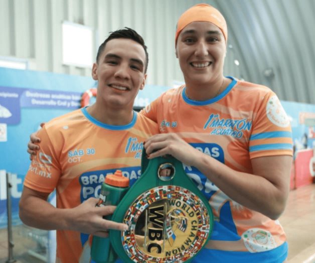 Noquea Liliana Ibáñez a Valdez, en la alberca Noquea Liliana Ibáñez a Valdez, en la alberca