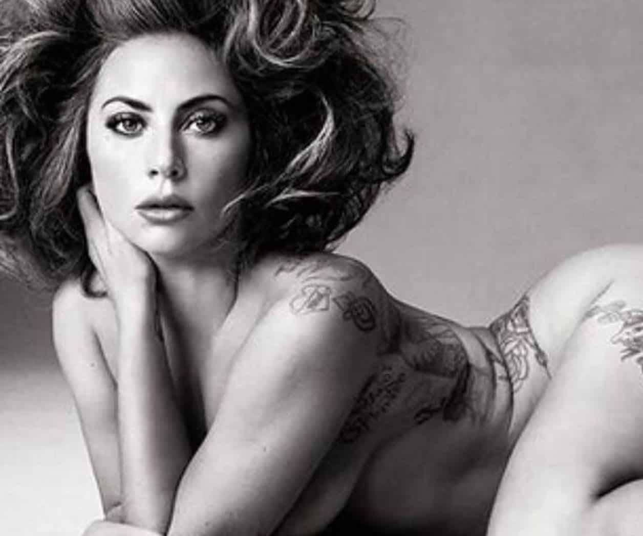 Lady Gaga, desafiante aparece desnuda en revista