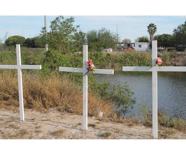 ¡No se olvidan!; con cruces recuerdan vidas que se llevó el Anzaldúas