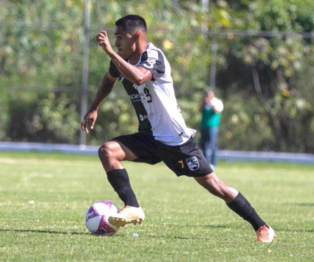 José Chapa se aferra al futbol profesional