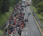 Caravana de migrantes retoma ruta hacia el estado de Oaxaca