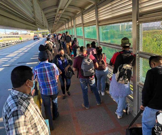 Hasta 50 minutos de espera peatonal para cruzar a EU en Matamoros 