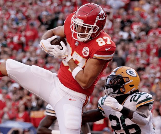 Jefes y Mahomes aprovechan la ausencia de Rodgers