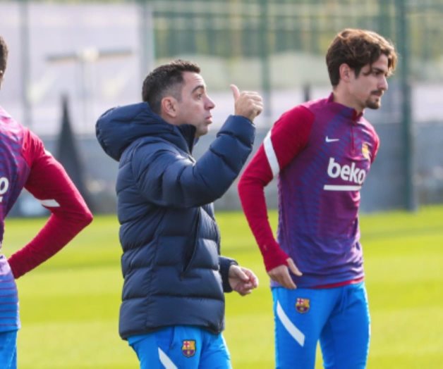 Xavi dirige primer entrenamiento en el Club Barcelona