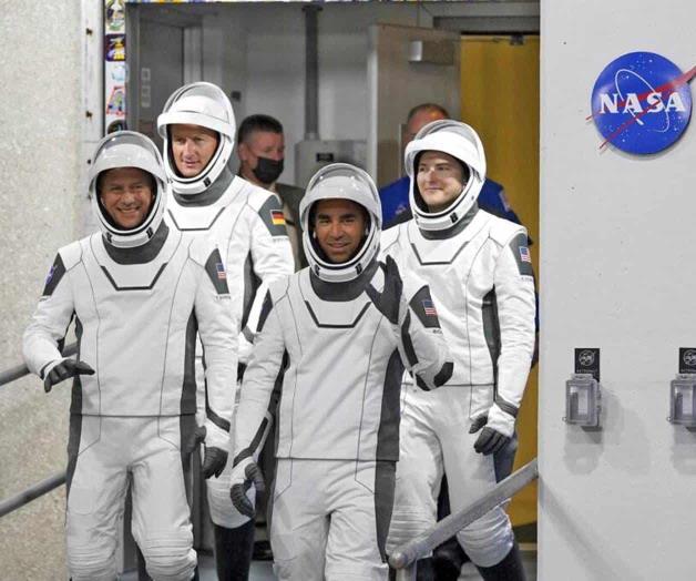 SpaceX envía al espacio a 4 astronautas; van 600 en 60 años