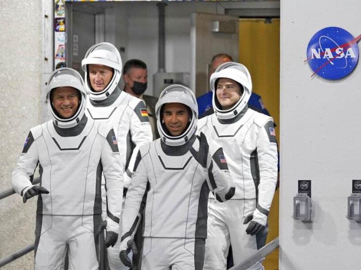 SpaceX envía al espacio a 4 astronautas; van 600 en 60 años SpaceX envía al espacio a 4 astronautas; van 600 en 60 años