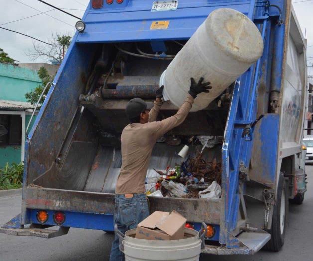 ... Pero 200 planteles esperan entre maleza