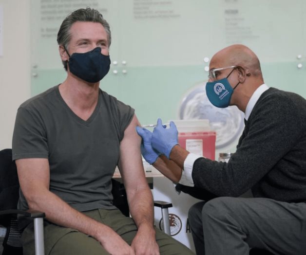 California, Colorado y N. México amplían vacunas de refuerzo