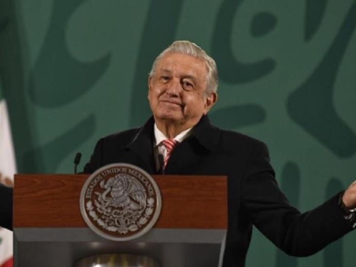 En INE tienen fondos; que se bajen el sueldo.- AMLO En INE tienen fondos; que se bajen el sueldo.- AMLO