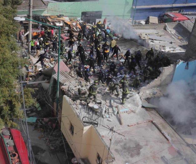 Buscan 2 tanques tras una explosión