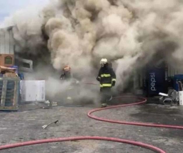 …Centro de ayuda alimenticia destruido por incendio …Centro de ayuda alimenticia destruido por incendio