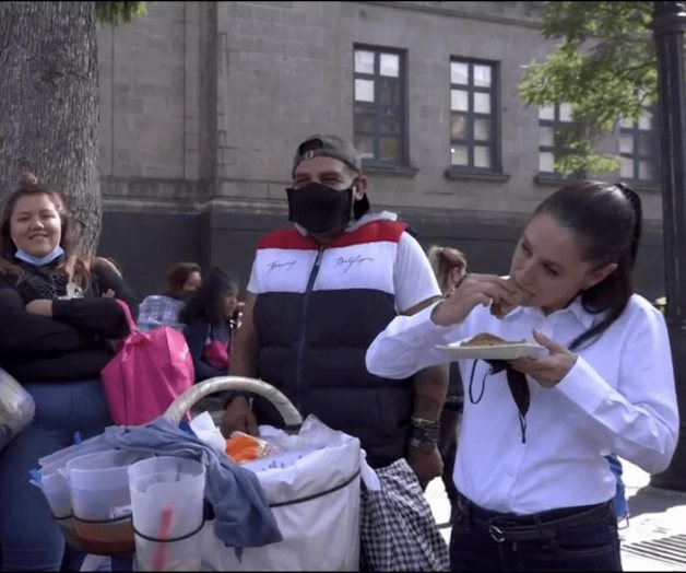 Así respondió Claudia Sheinbaum a las críticas por el video en el que come tacos de canasta