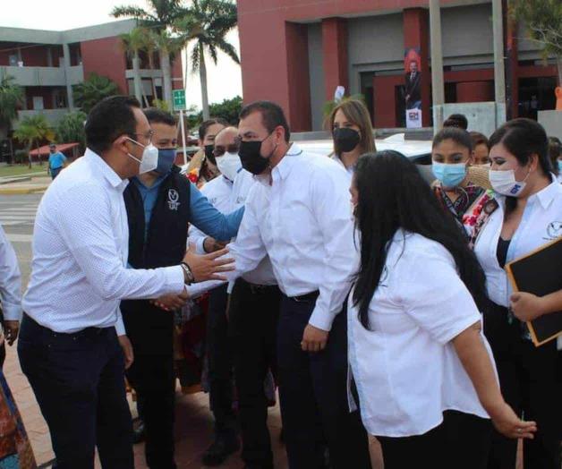 Brindan apoyo a rector en Facultad de Derecho de Tampico