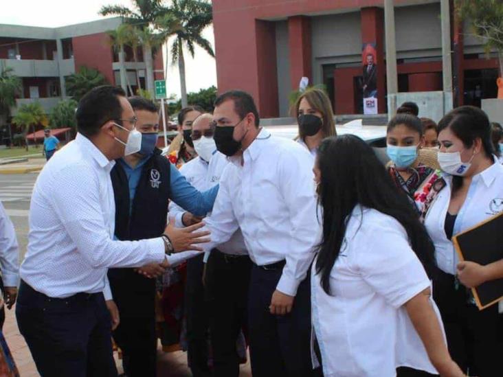 Brindan apoyo a rector en Facultad de Derecho de Tampico Brindan apoyo a rector en Facultad de Derecho de Tampico