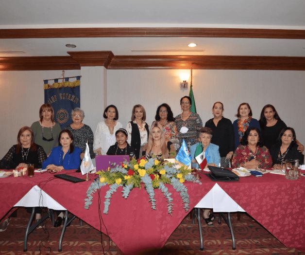 Efectúan junta de noviembre