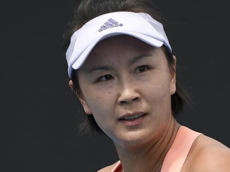 La estrella del tenis chino desaparecida reaparece en público en Beijing La estrella del tenis chino desaparecida reaparece en público en Beijing