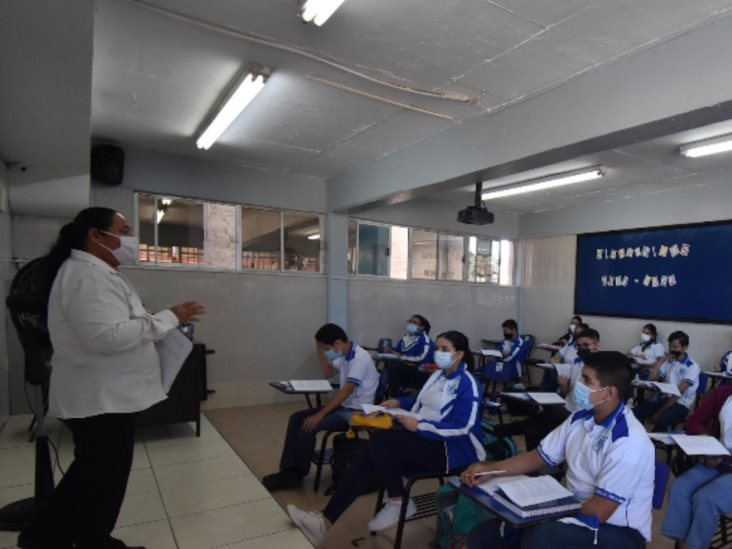 Reporta SET saldo blanco en las aulas Reporta SET saldo blanco en las aulas