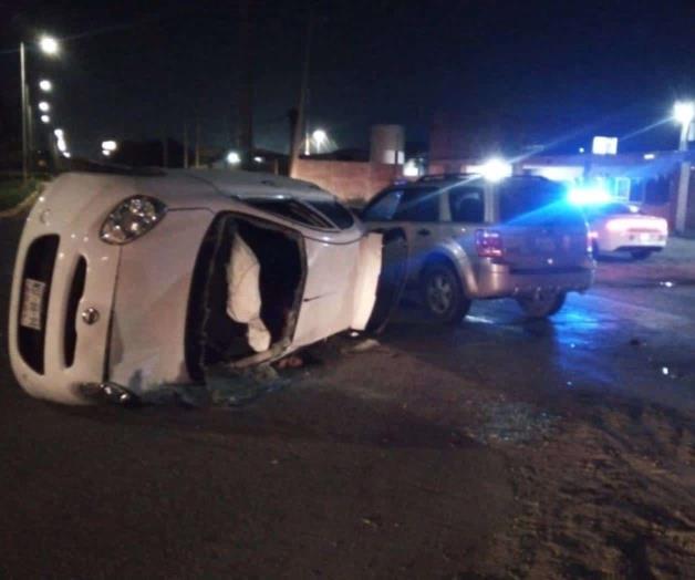 Vuelca y muere; copiloto lesionado