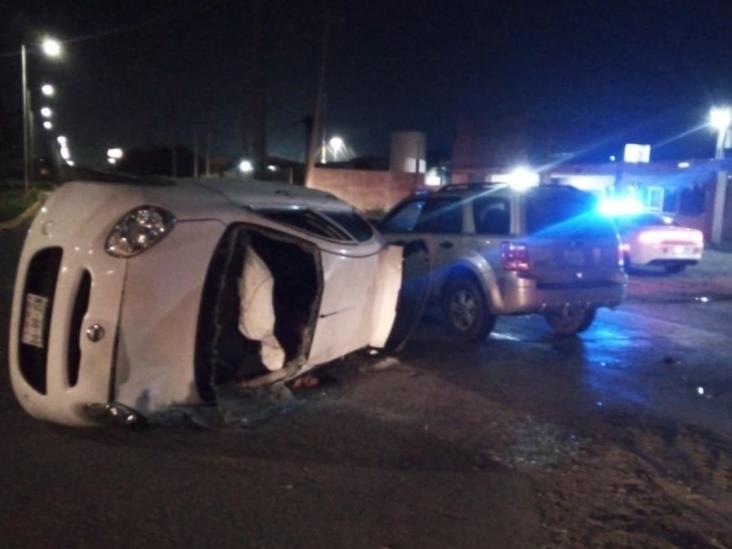 Vuelca y muere; copiloto lesionado Vuelca y muere; copiloto lesionado