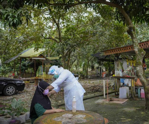 Se dispara vacunación, tras un lento inicio en Asia