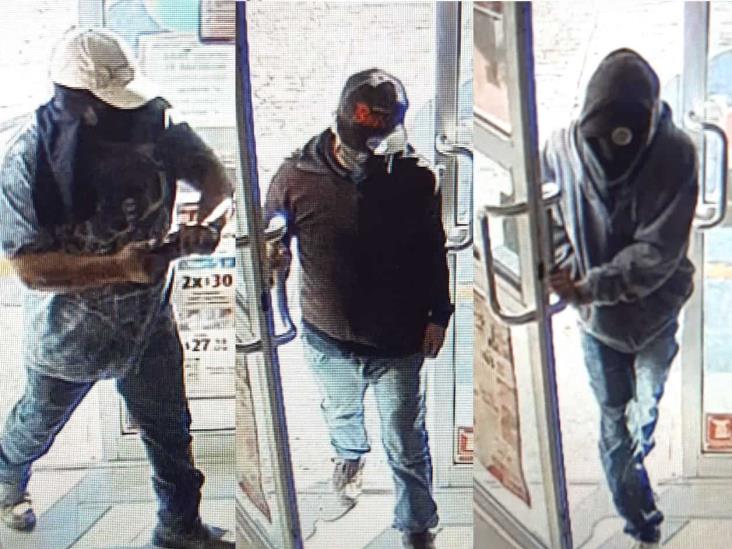 Trío de hampones atracan armados con pistola y navajas Trío de hampones atracan armados con pistola y navajas