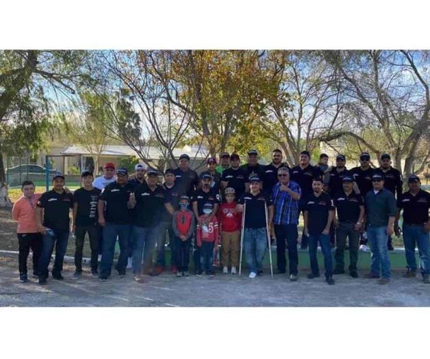 Abren voluntarios centro de acopio