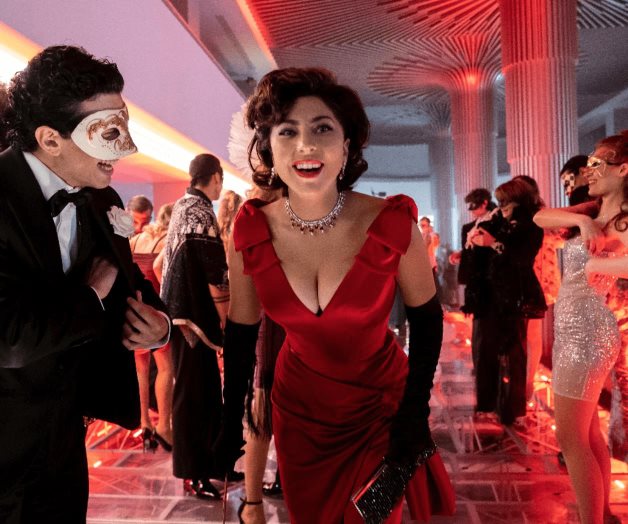 Exagerada, decadente y ridícula; hoy se estrena ‘House of Gucci’