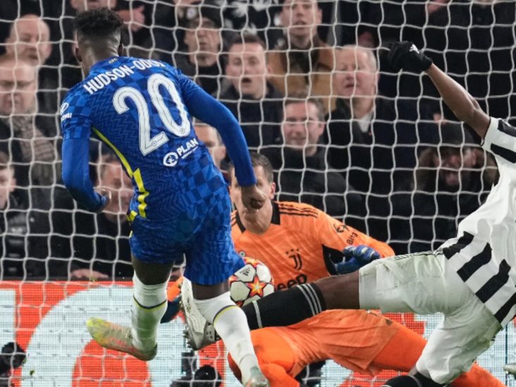Arrebata Chelsea liderato a la ‘Juve’ Arrebata Chelsea liderato a la ‘Juve’