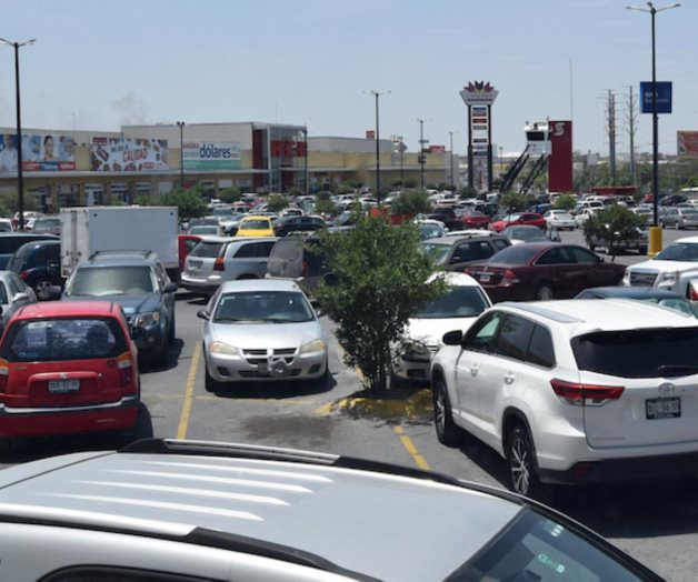 Atracan tienda, gasolinera y azotan ‘robacarros’