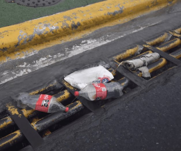 Saca la lluvia a flote la basura Saca la lluvia a flote la basura