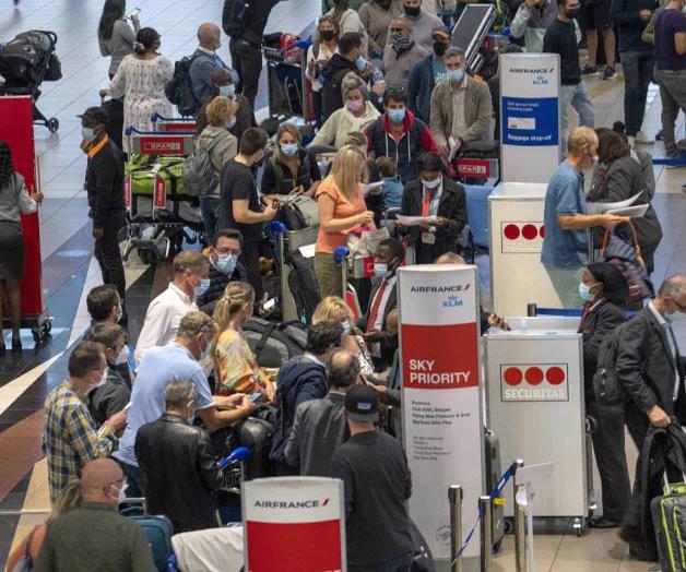 El mundo se apresura a contener variante Ómicron