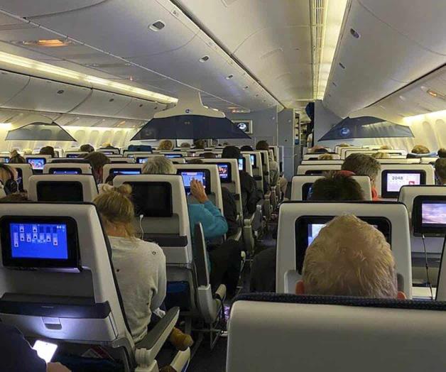 Holanda: 61 pasajeros procedentes de Sudáfrica dan positivo de COVID-19