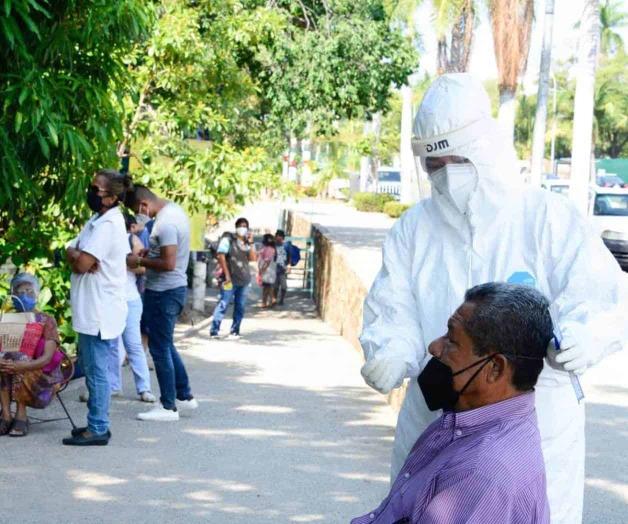 Escalan casos activos de Covid en 8 estados