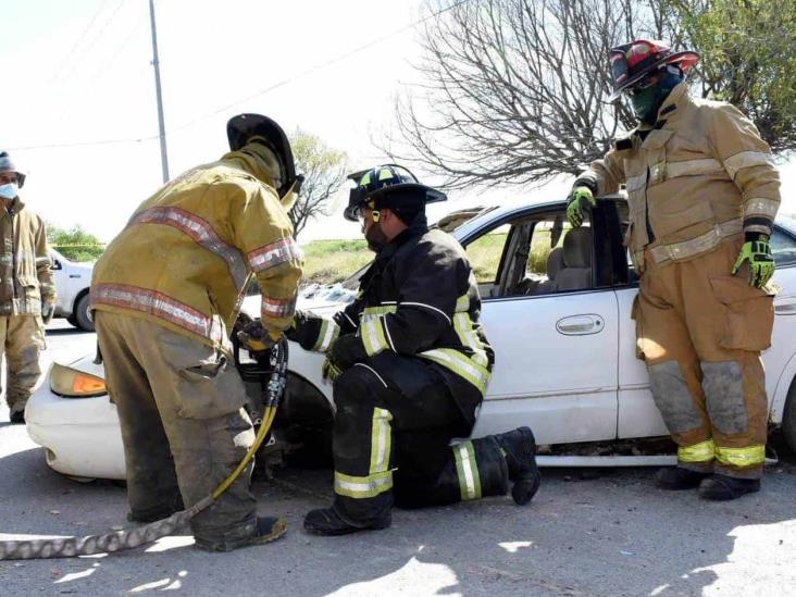 Dan capacitación a bomberos Dan capacitación a bomberos