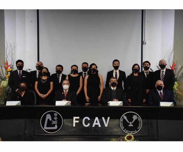 Egresa nueva generación de Doctorado en Administración en la UAT