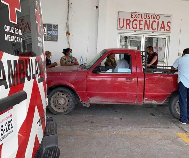 Muere de infarto a bordo de camioneta