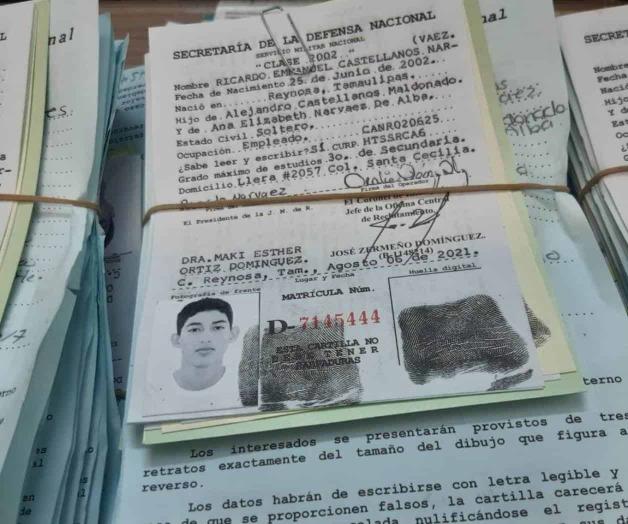 Invitan a recoger cartillas militares