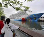 Crucero con 10 casos de COVID-19 llega a Nueva Orleans