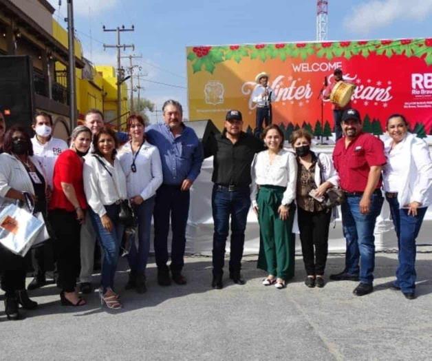 Dan empresarios y alcalde, bienvenida a turistas 