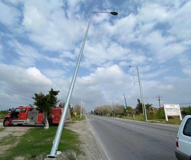 Daña un trailer las nuevas luminarias