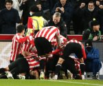 Gana Brentford en el descuento