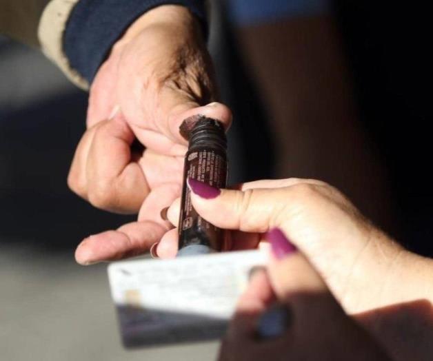 Aparece otro millón de firmas para revocación