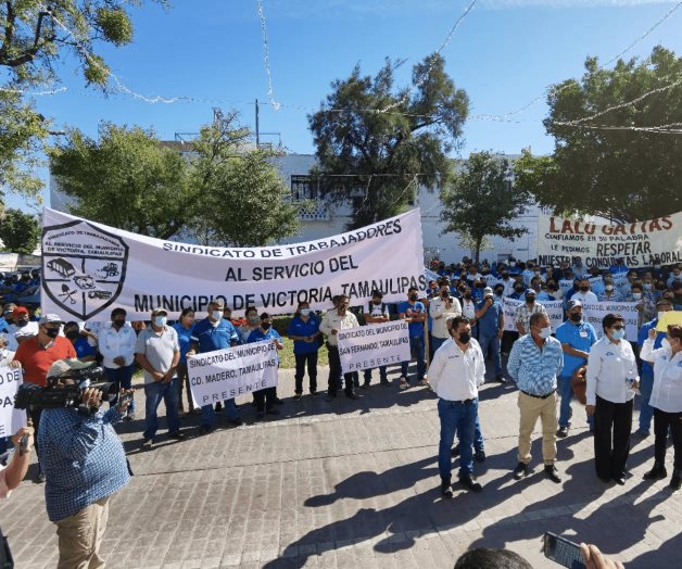 Demandan firma de contrato colectivo